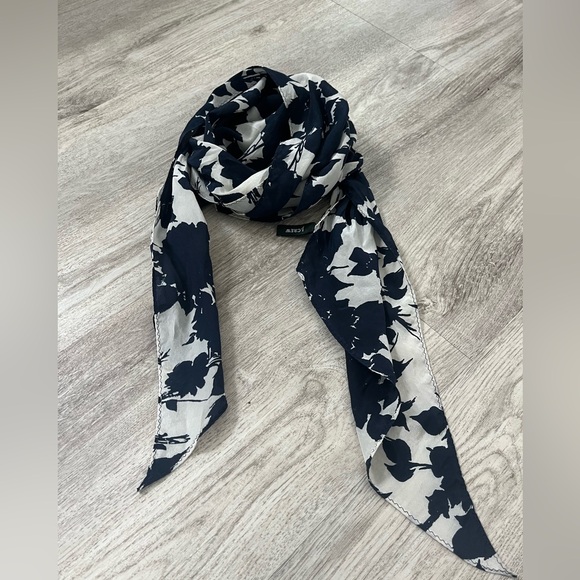 J. Crew Accessories - J Crew silk/ silk blend scarf bag tie, hair scarf